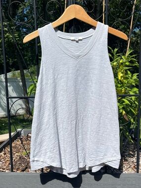Leallo Light Gray Slub Cotton V-Neck Sleeveless Curved Hem Tank Top Size XS